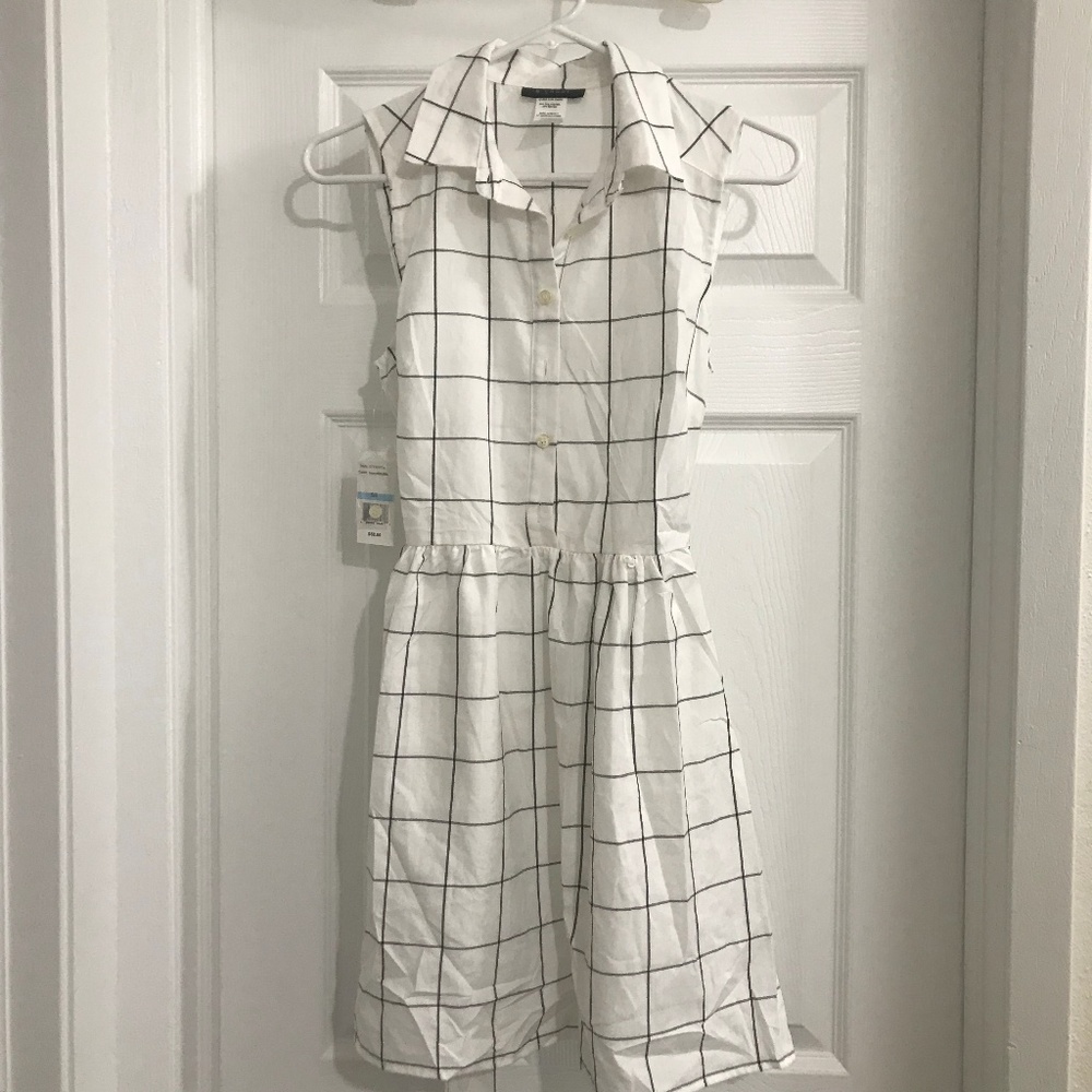B. Smart NWT Sleeveless Collared Button-Up Dress